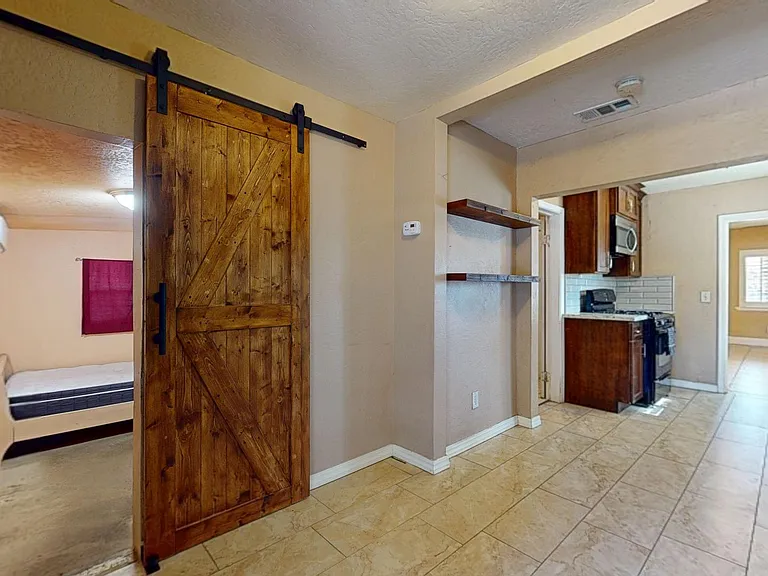 4146 E McKenzie Ave — Photo 6