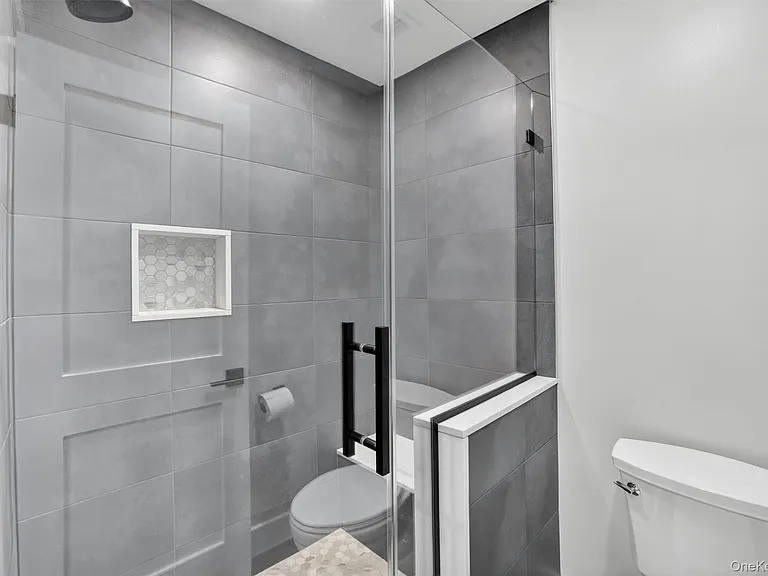 23 Hudson Ave — Photo 11
