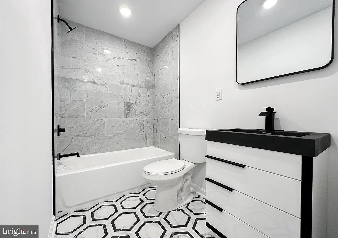 1 bed, 1.0 bath, 1776 sqft, $1,300 — Photo 4