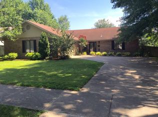 1204 NE 2nd St, Bentonville, AR 72712