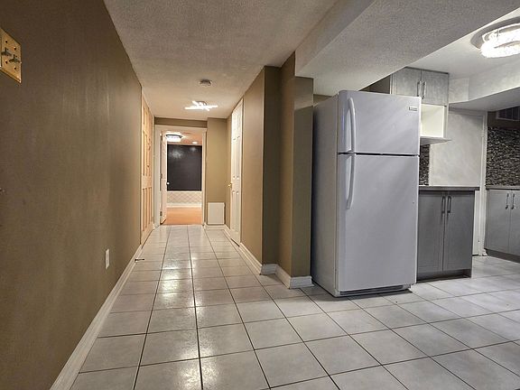 4th image of 25 Chandler Dr