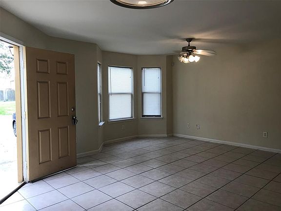 3rd image of 2919 La Estancia Ln