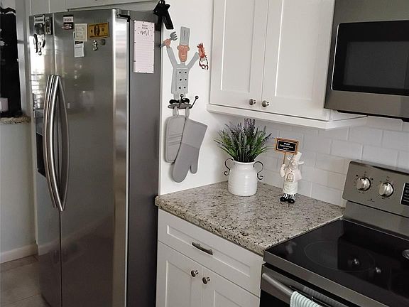 4th image of 10433 Sunrise Lakes Boulevard #408