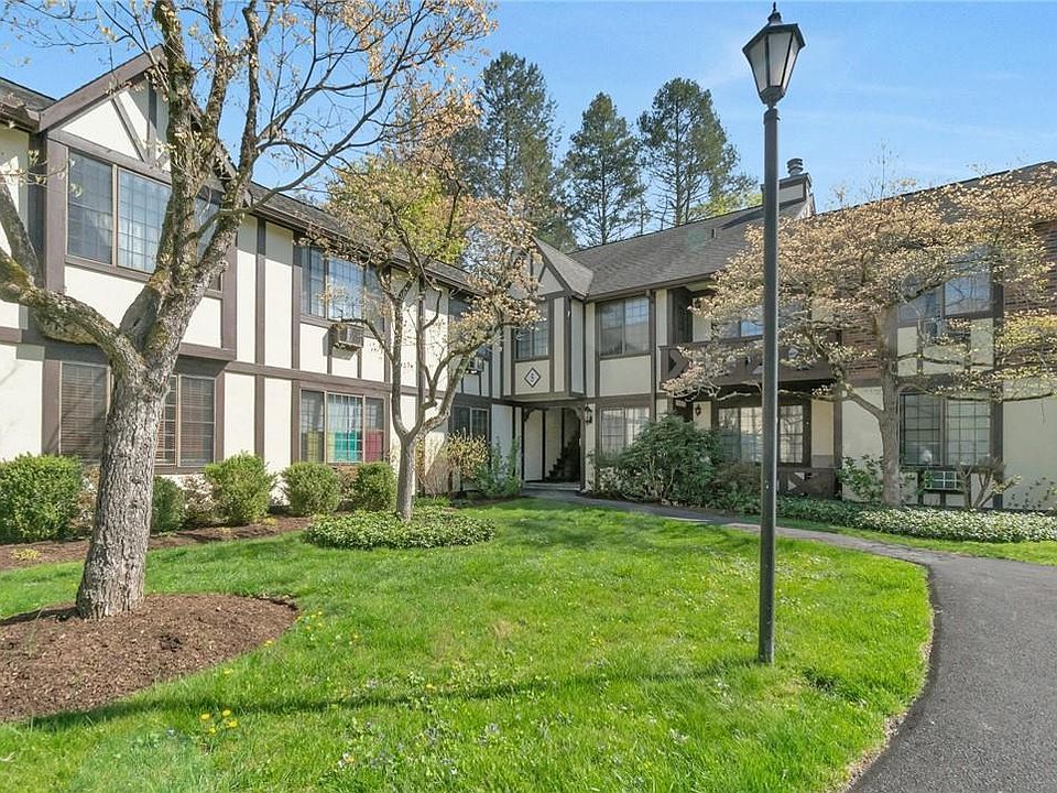 1st image of 5 Foxwood Drive #6
