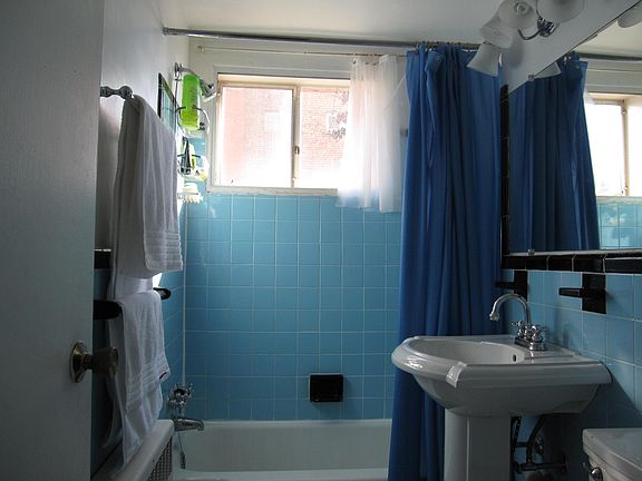 5th image of 1200 S Arlington Ridge Rd APT 418