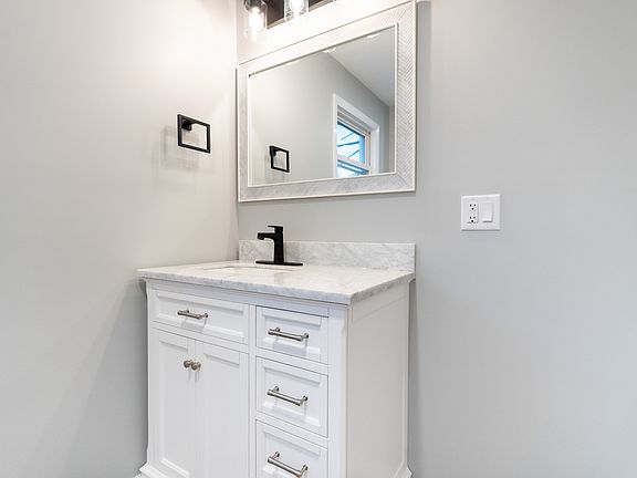 5th image of 220 Walsh Ave APT 2