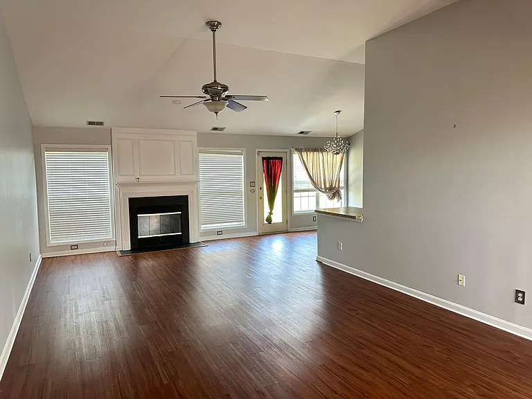 10913 Symington Cir — Photo 7