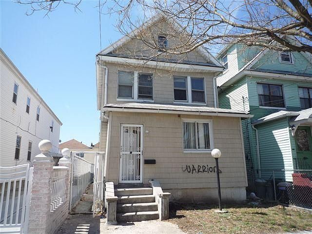 1st image of 10736 Pinegrove St