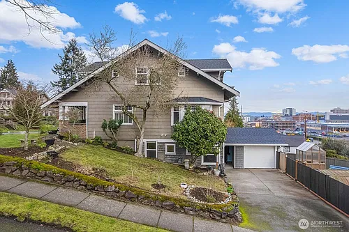 3231 Grand Ave Photo 1