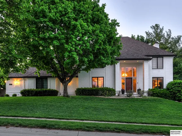 15932 Burt St, Omaha, NE 68118