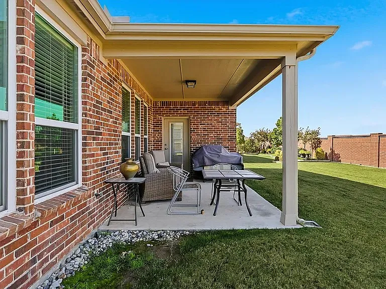 1678 Bentwater Ln — Photo 12