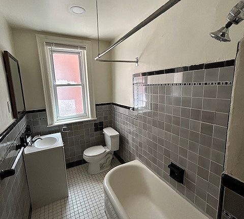 Cresheim 2bedroom bathroom2