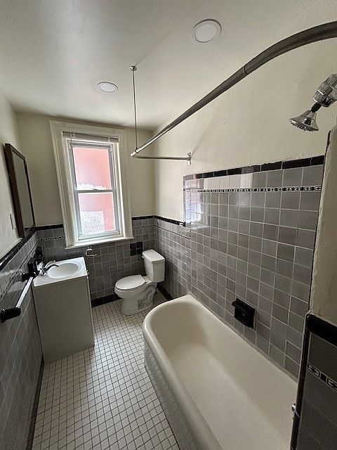 Cresheim 2bedroom bathroom2