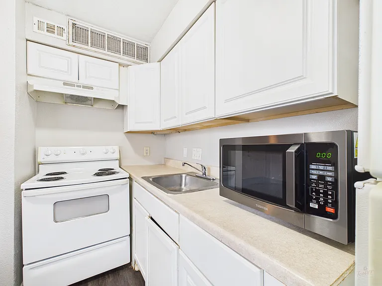 1840 Burton Dr #141 — Photo 9