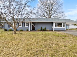 389 Green Manor Ter, Windsor Locks, CT 06096
