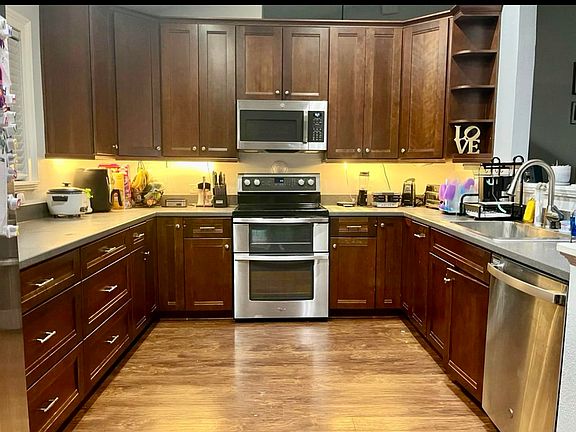 2nd image of 1004 Willa Lake Cir