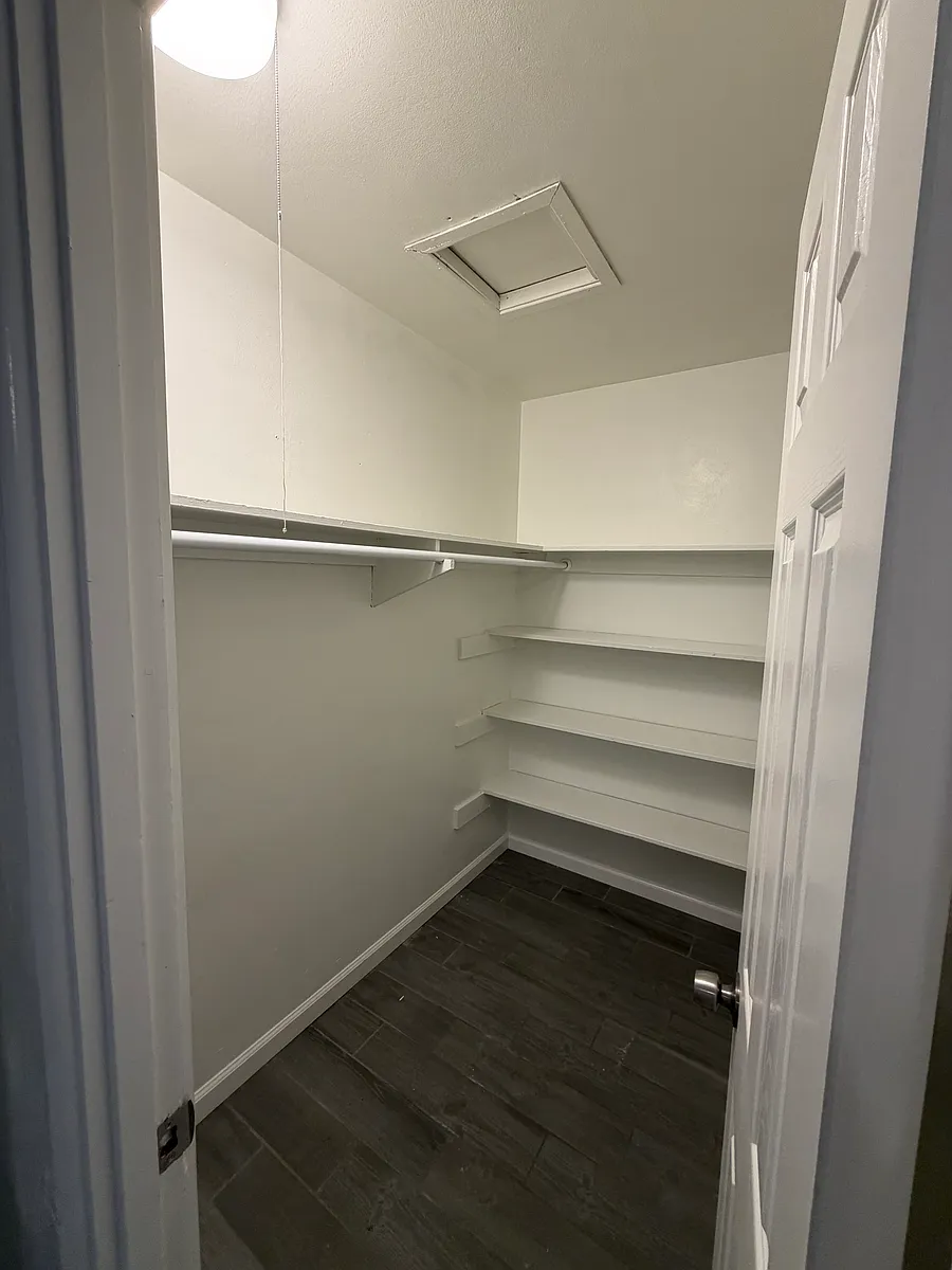 Building Photo - 132 3rd St #5