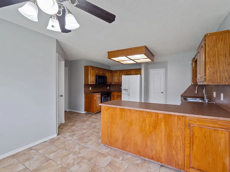 8808 Timberlyn Way — Photo 10