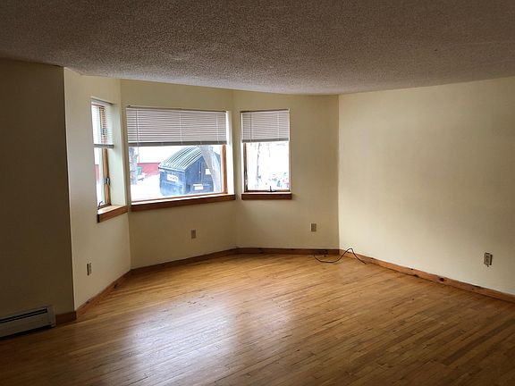 4th image of 49 Essex St APT 2