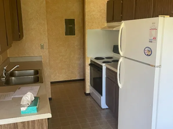 302 John St S APT 5, Clarissa, MN 56440