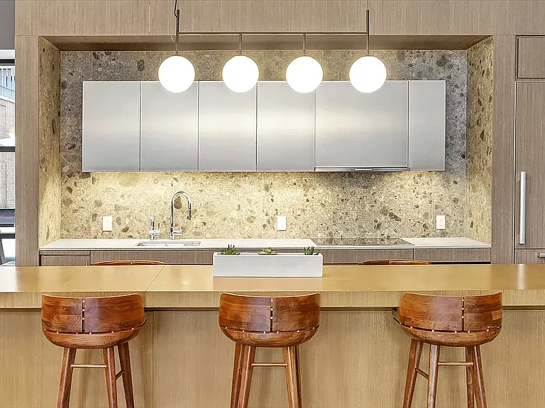 520 W 43rd St #2MM — Photo 16