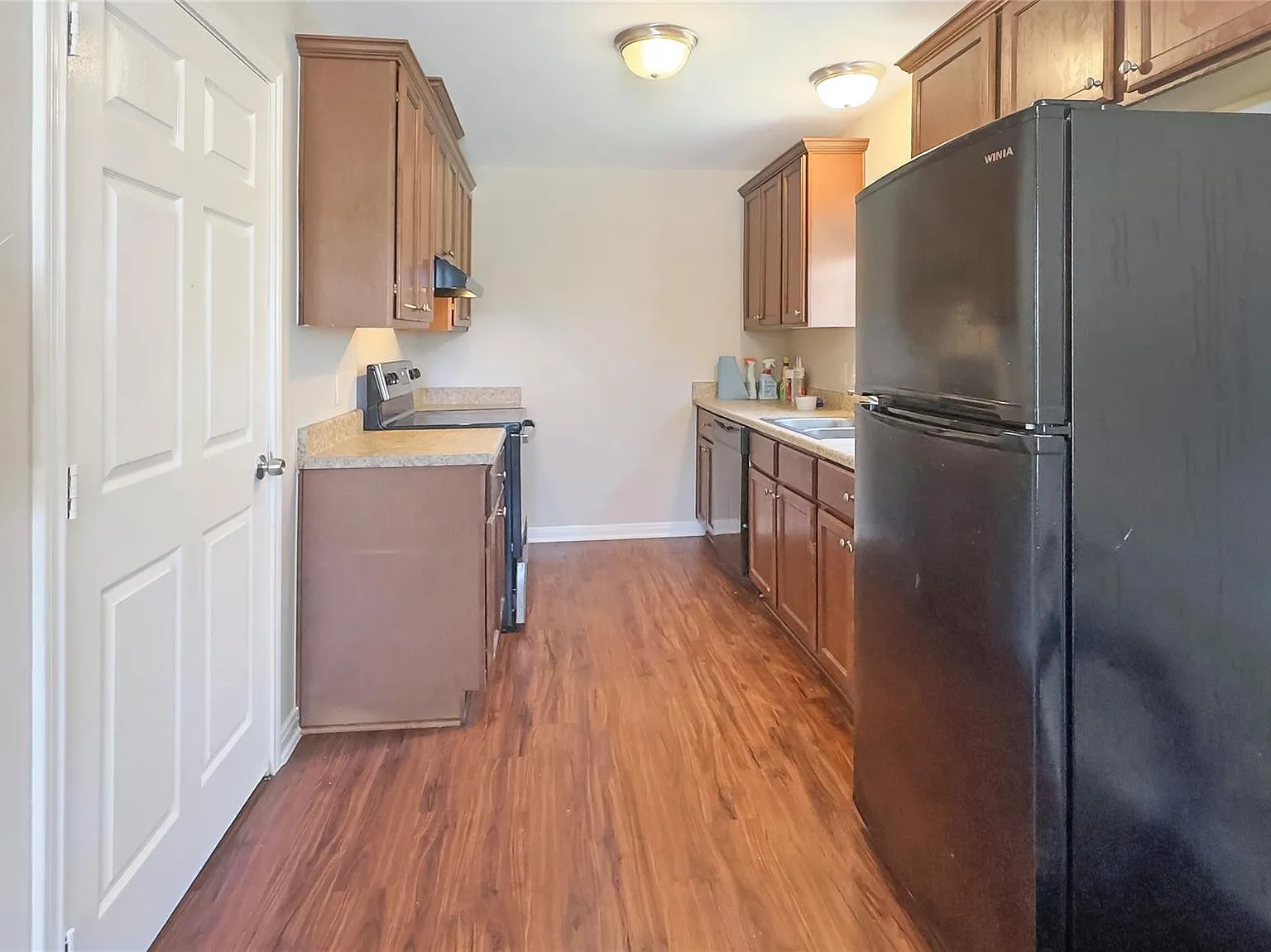 3 bed, 1.0 bath, 1248 sqft, $1,650 — Photo 4