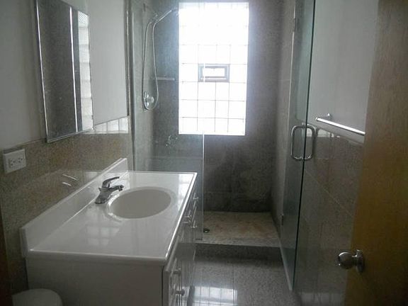 5th image of 2502 W Diversey Ave APT 3