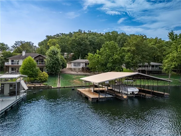 717 Red Oak Ln, Sunrise Beach, MO 65079