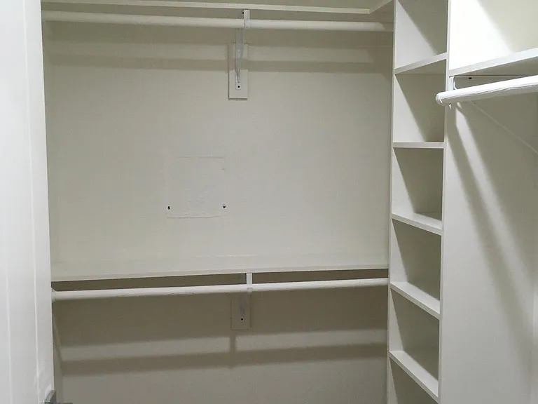 648 N Serrano Ave #1/2 — Photo 17