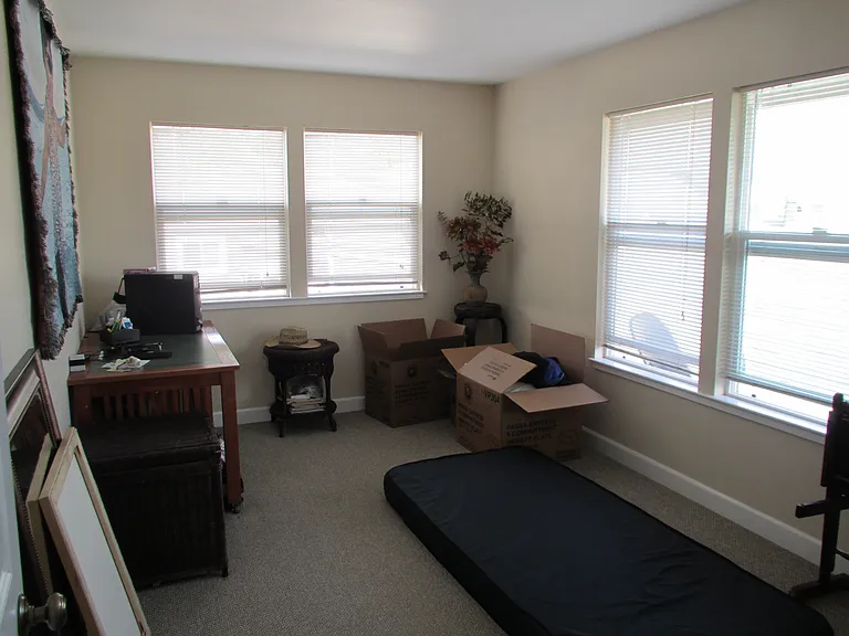 1327 Carmel St — Photo 5