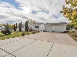 418 Ridgecrest Dr, Pelican Rapids, MN 56572