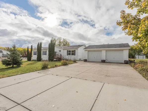 418 Ridgecrest Dr, Pelican Rapids, MN 56572