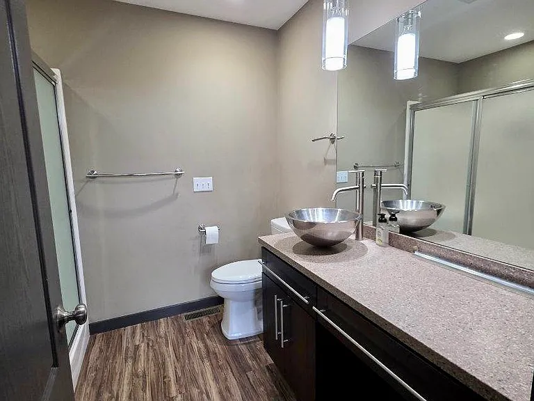117 N Howard St — Photo 12