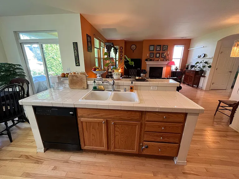 24024 SE 23rd St — Photo 8