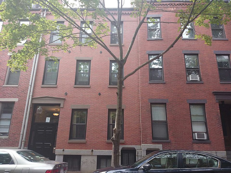 2nd image of 30 Hanson St #1
