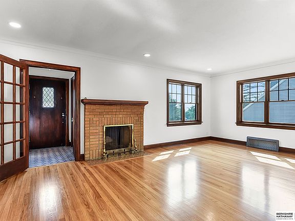 5th image of 4508 Woolworth Ave