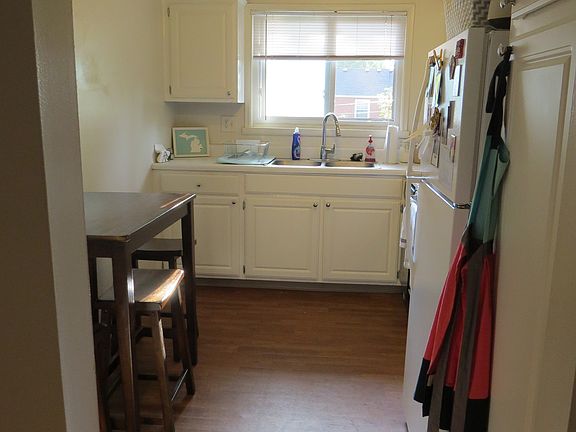 4th image of 1129 N Center St APT 203