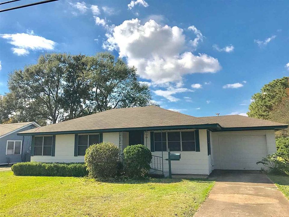 1st image of 908 Avenue E