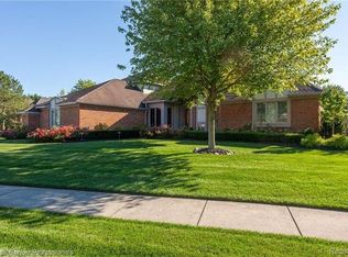 989 Elmsmere Dr, Northville, MI