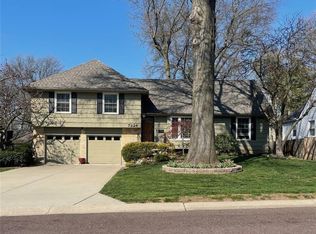 7224 Hemlock St, Overland Park, KS 66204