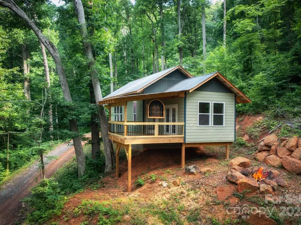 76 McKinney Rd, Asheville, NC 28805