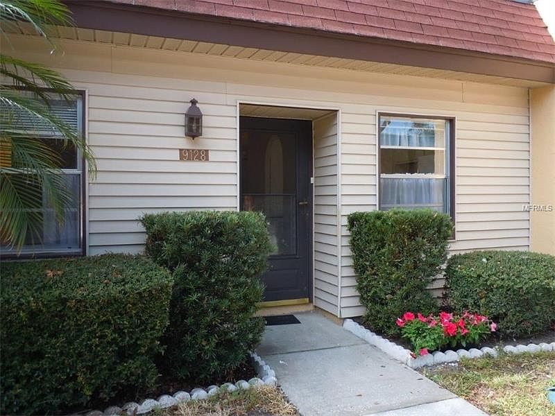 1st image of 9128 Oakwood Ln