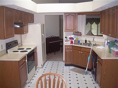 2nd image of 6710 Willow Way Dr
