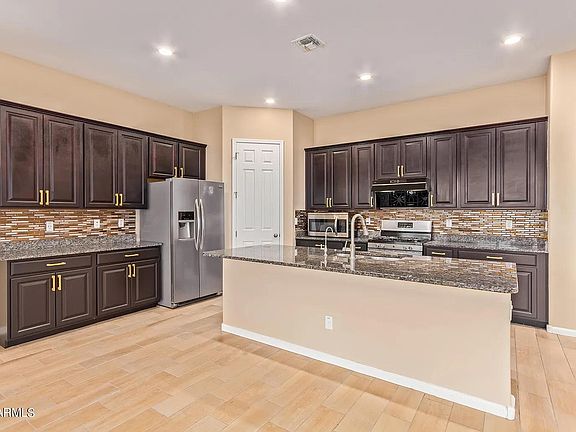 4th image of 1111 E Regent Dr