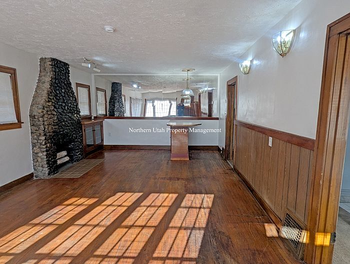 2 Front Room_11192024