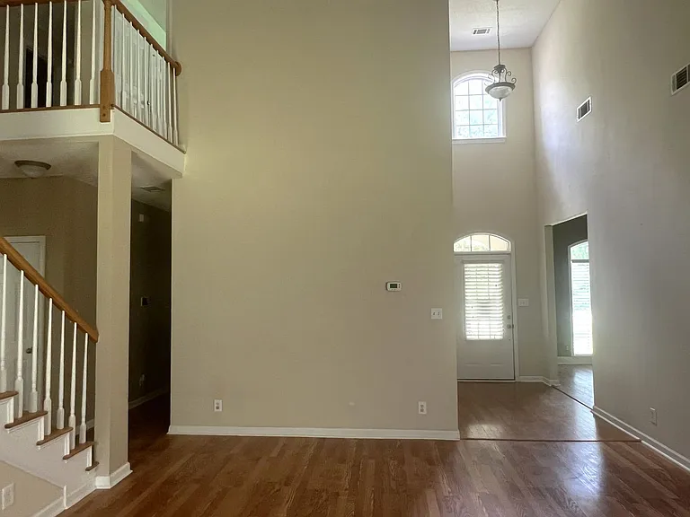 136 Joycliff Cir — Photo 6