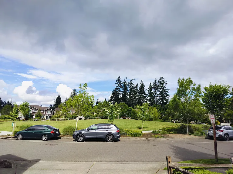 N Pointe Cir — Photo 1