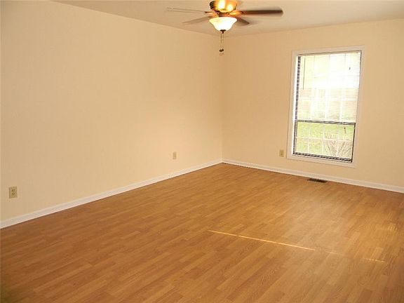4th image of 4411 Clovelly Ct
