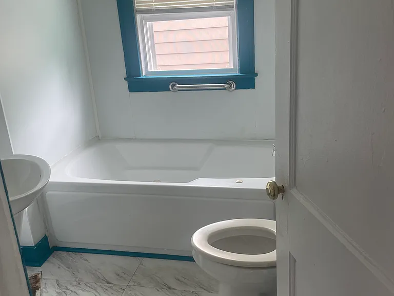 3259 W Philadelphia St — Photo 2