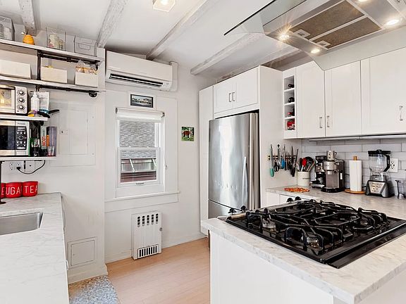 2nd image of 63 Cranberry St APT 4